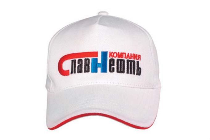 Вышивка логотипа на бейсболках